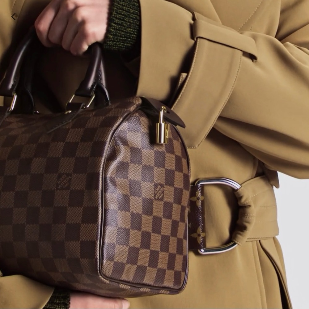 Louis Vuitton Damier canvas coated “speedy” handbag in brown.